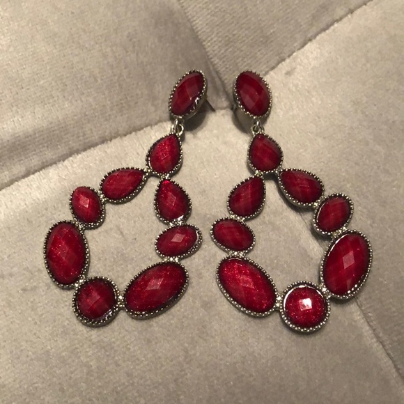 Jewelry - Pretty fuchsia earrings
